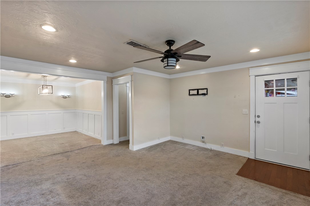 606 West Alligator Street Property Photo 4