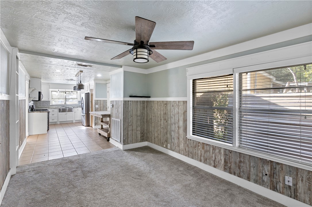 606 West Alligator Street Property Photo 11