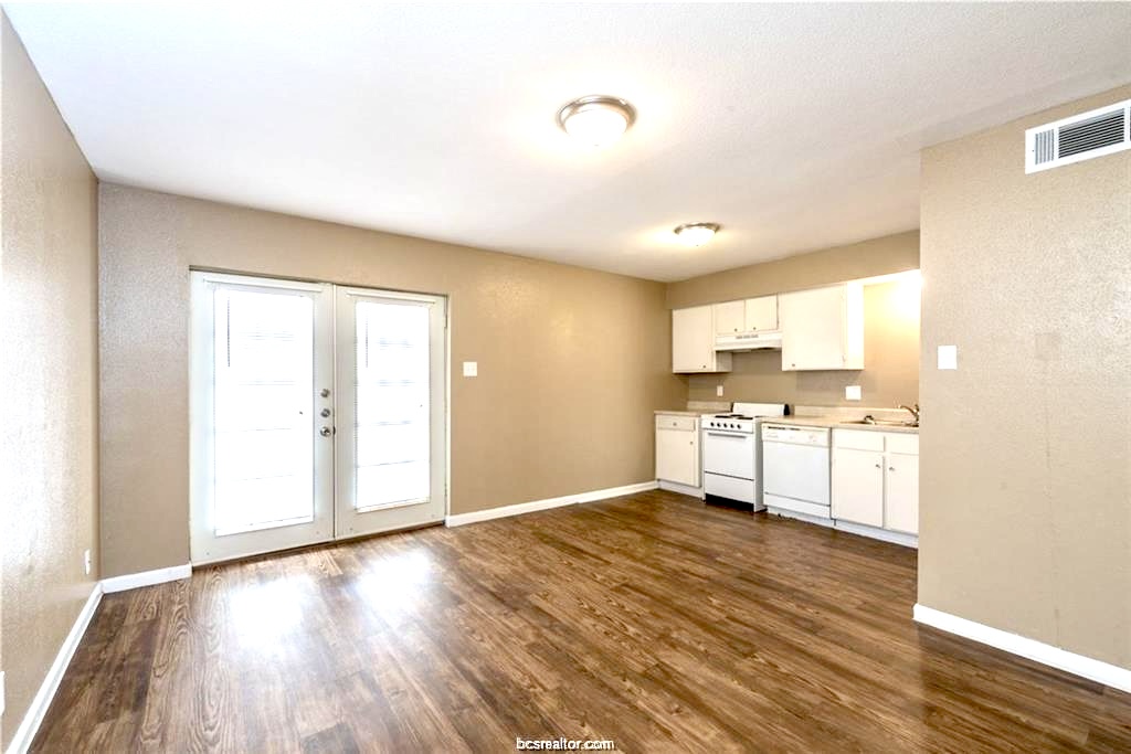 3900 Old College Road 21 Property Photo 7