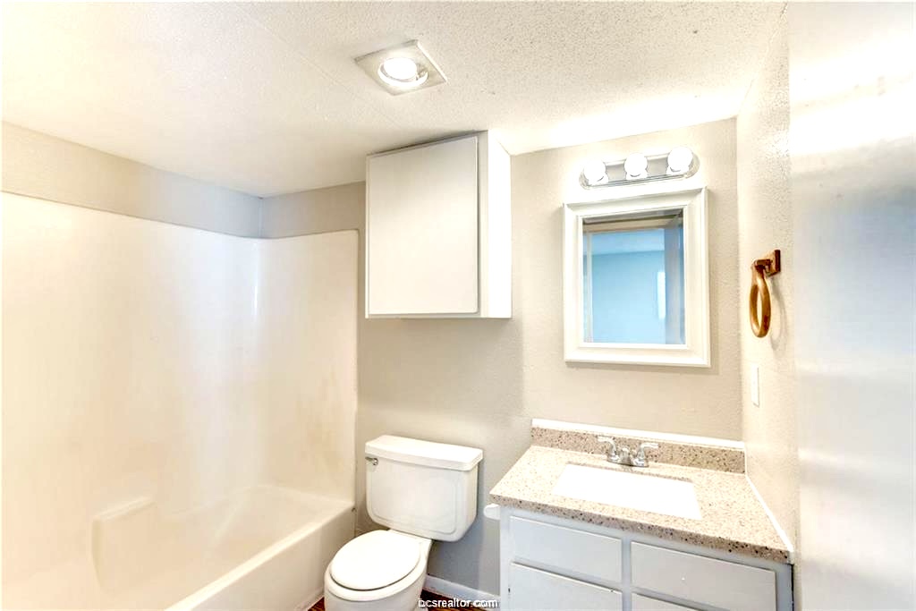 3900 Old College Road 21 Property Photo 11