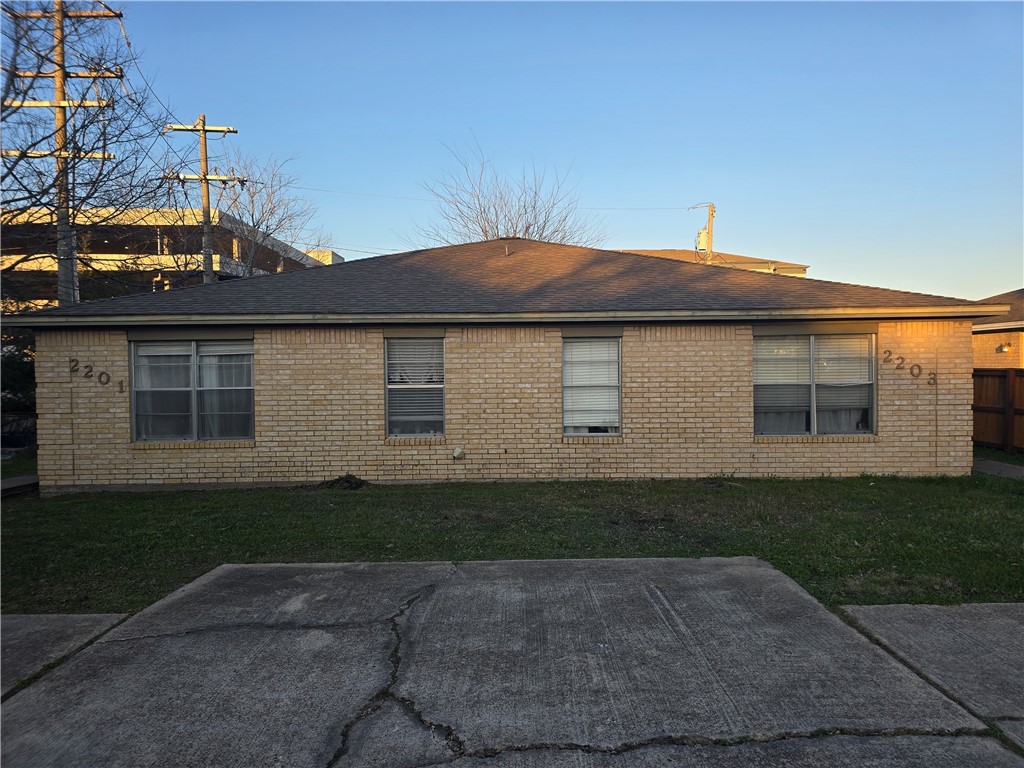 2201-03 Crest Property Photo 1