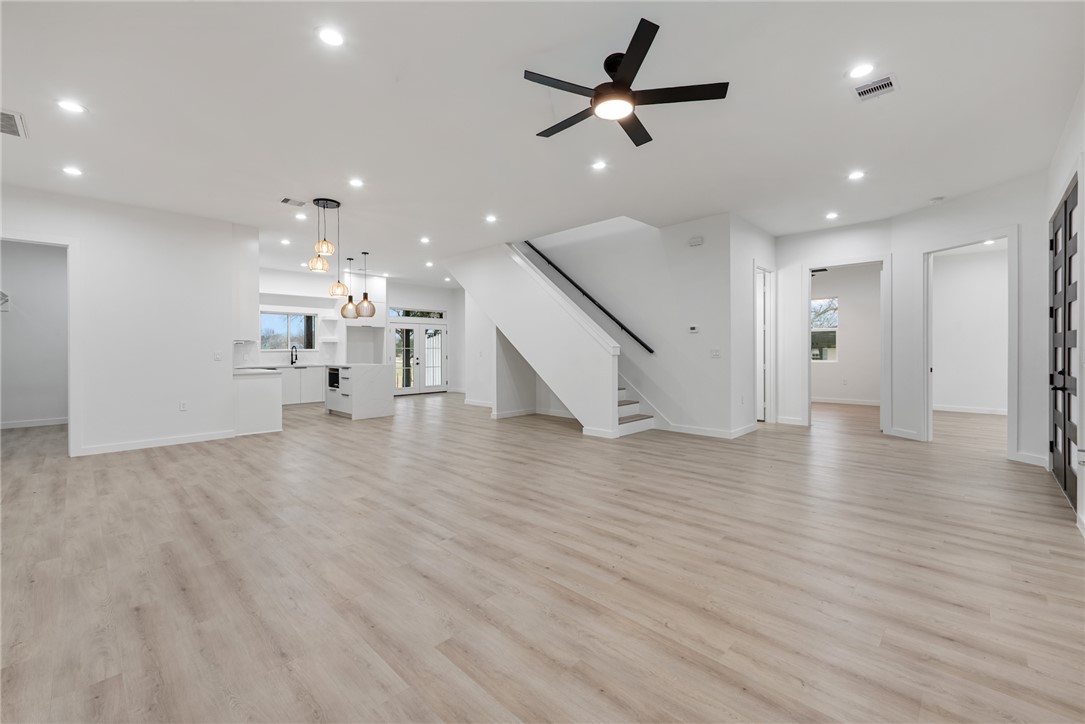 188 Hill Street Property Photo 6