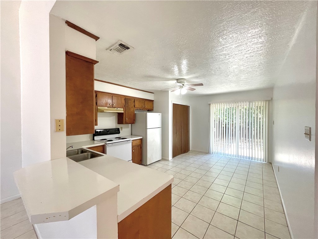 1424 Hawk Tree Drive Property Photo 6