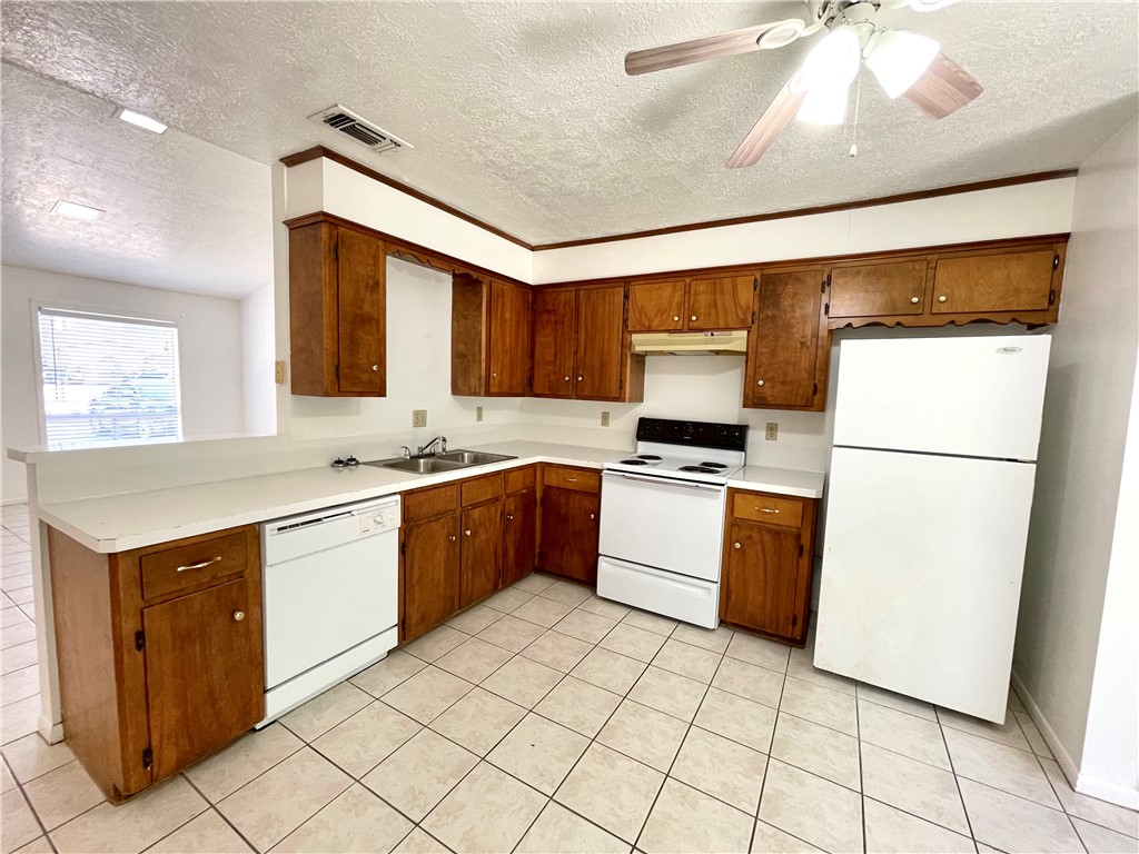 1424 Hawk Tree Drive Property Photo 8