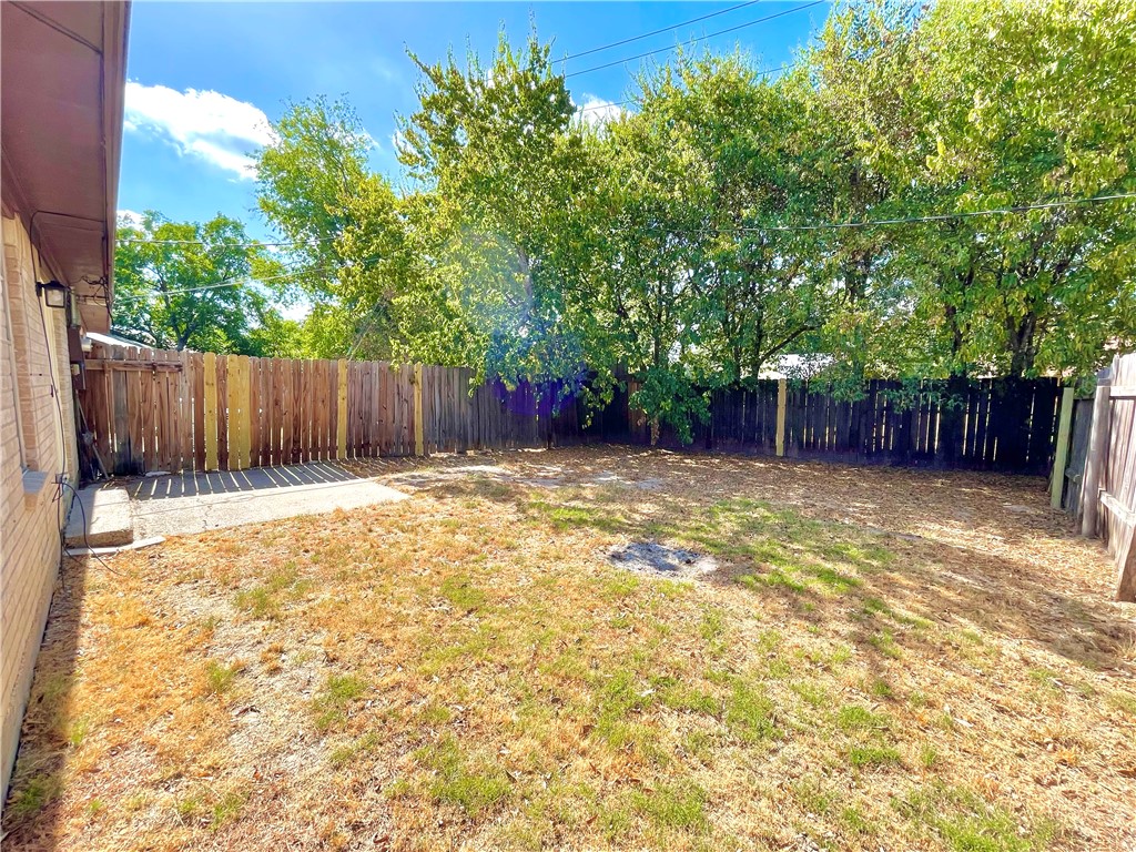 1424 Hawk Tree Drive Property Photo 16