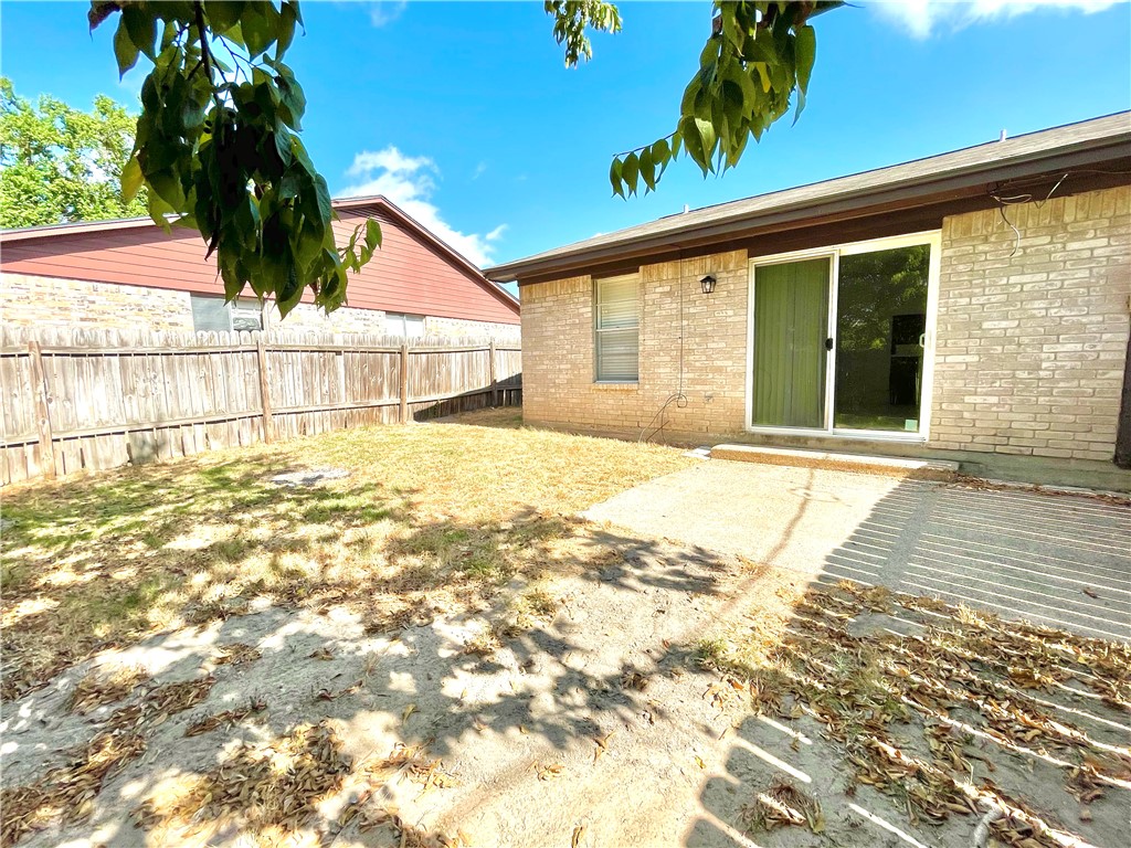 1424 Hawk Tree Drive Property Photo 17