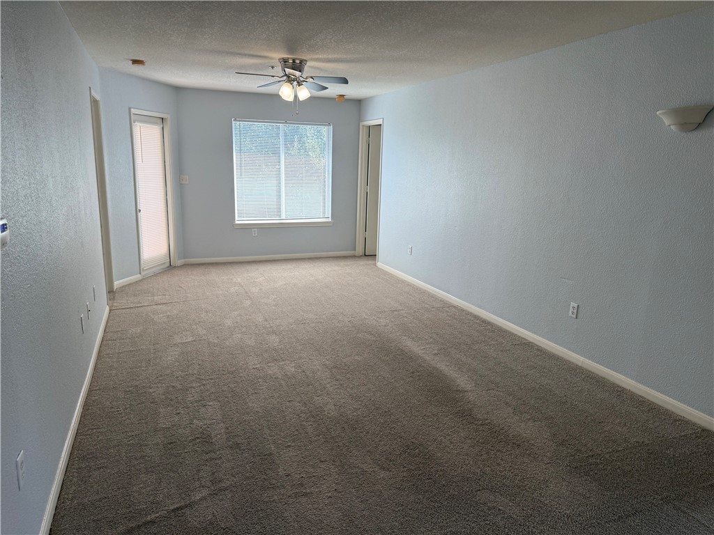 517 Southwest Parkway 302 Property Photo 9