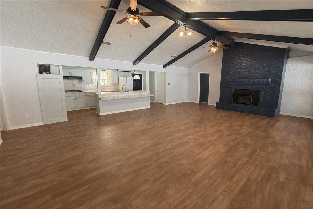 31 Hawaii Lane Property Photo 10