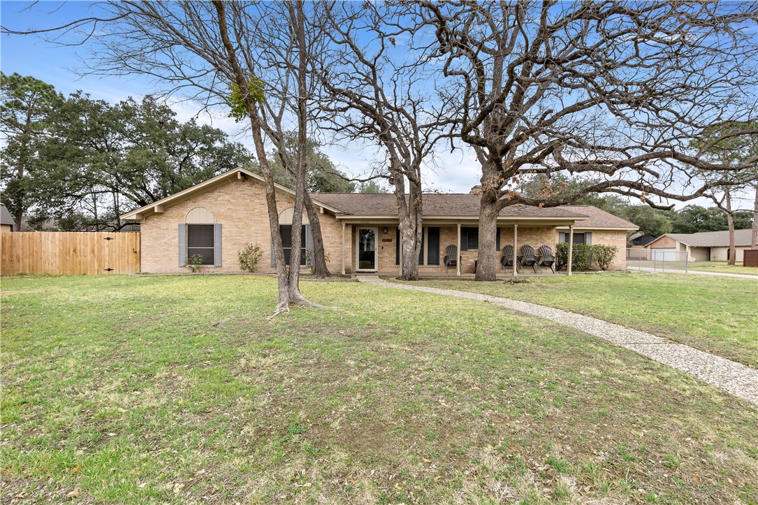 2403 Briar Oaks Drive Property Photo 1