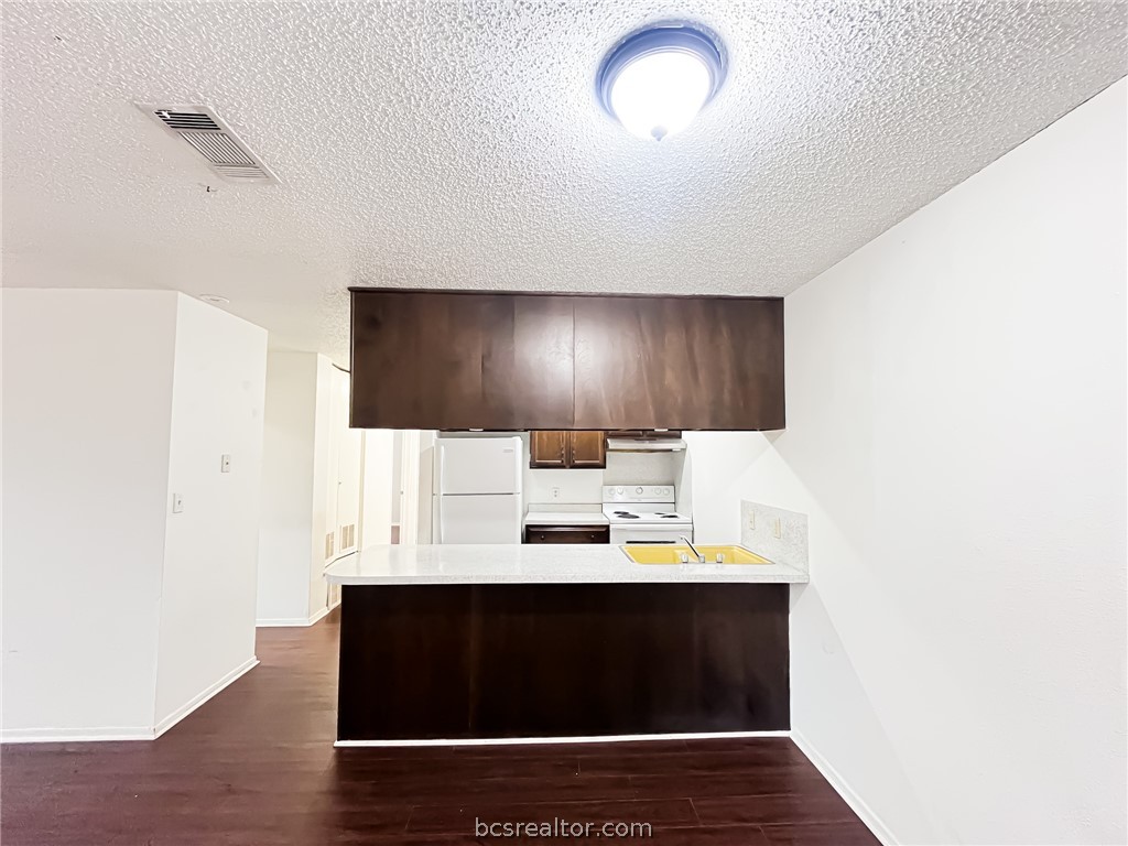800 Pine Street Property Photo 3