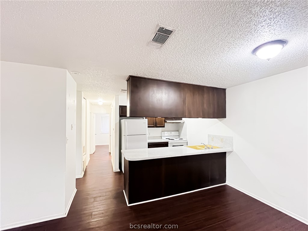 800 Pine Street Property Photo 4