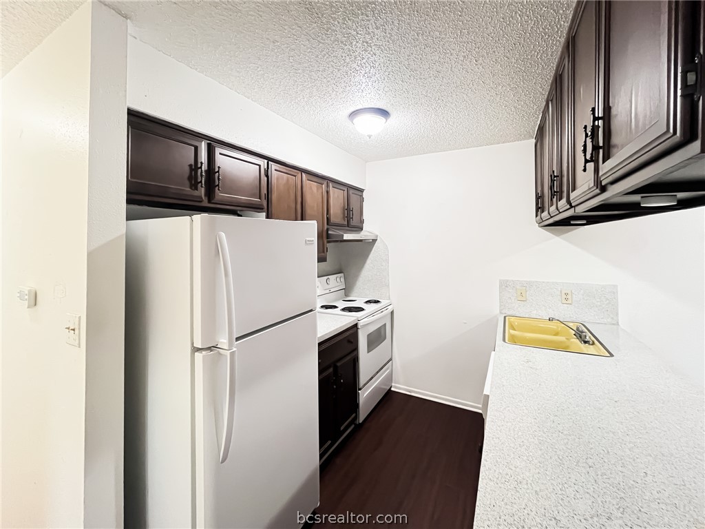 800 Pine Street Property Photo 6