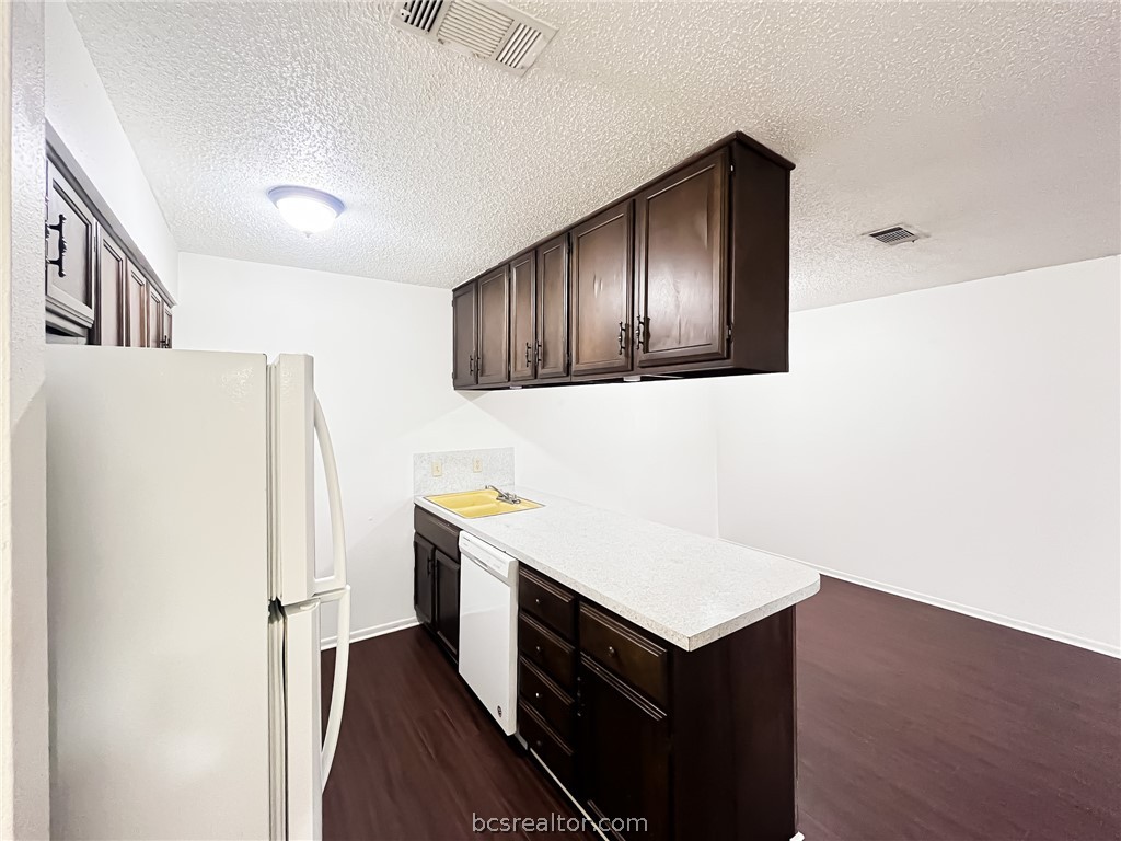 800 Pine Street Property Photo 7