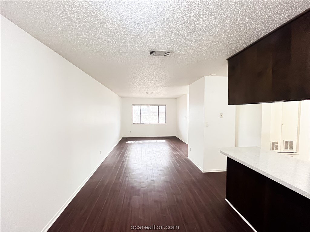800 Pine Street Property Photo 8