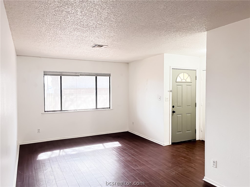800 Pine Street Property Photo 9