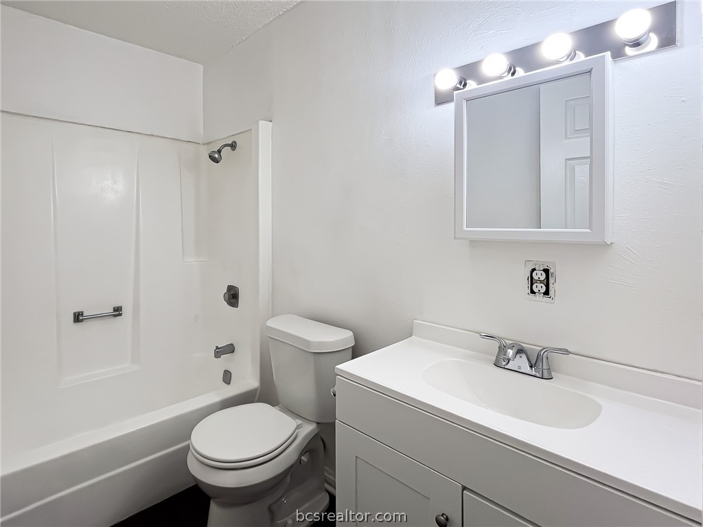 800 Pine Street Property Photo 12