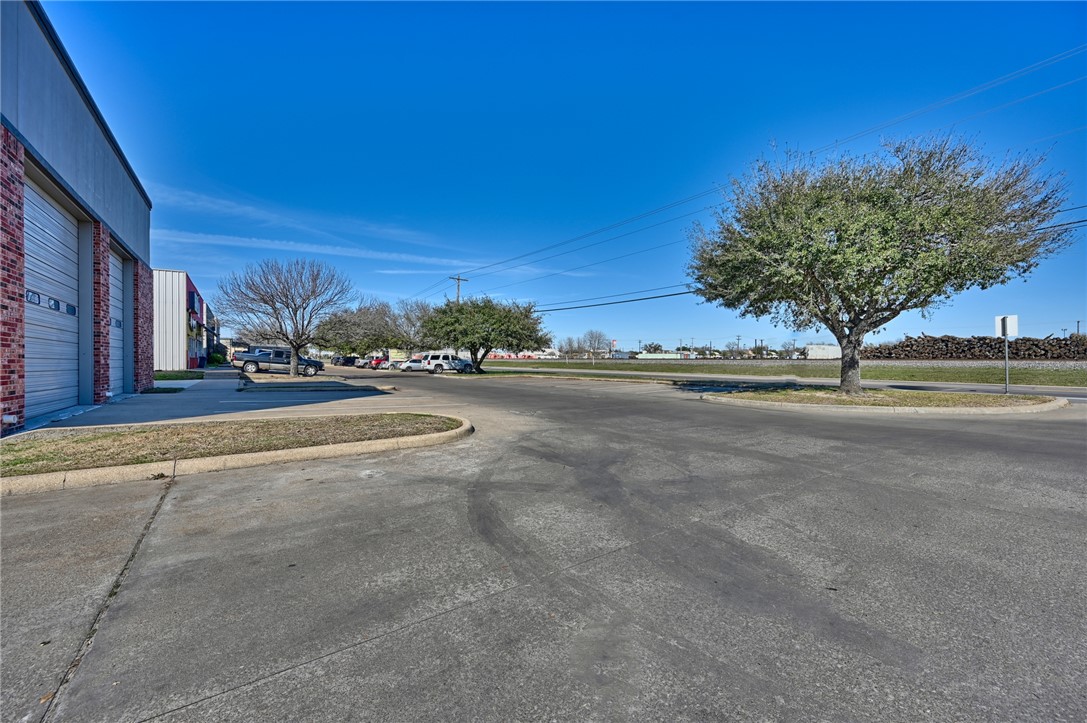 1140 Finfeather Road Property Photo 4