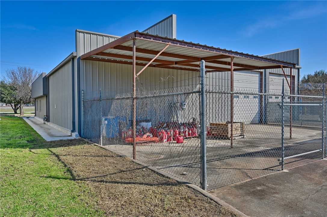 1140 Finfeather Road Property Photo 7