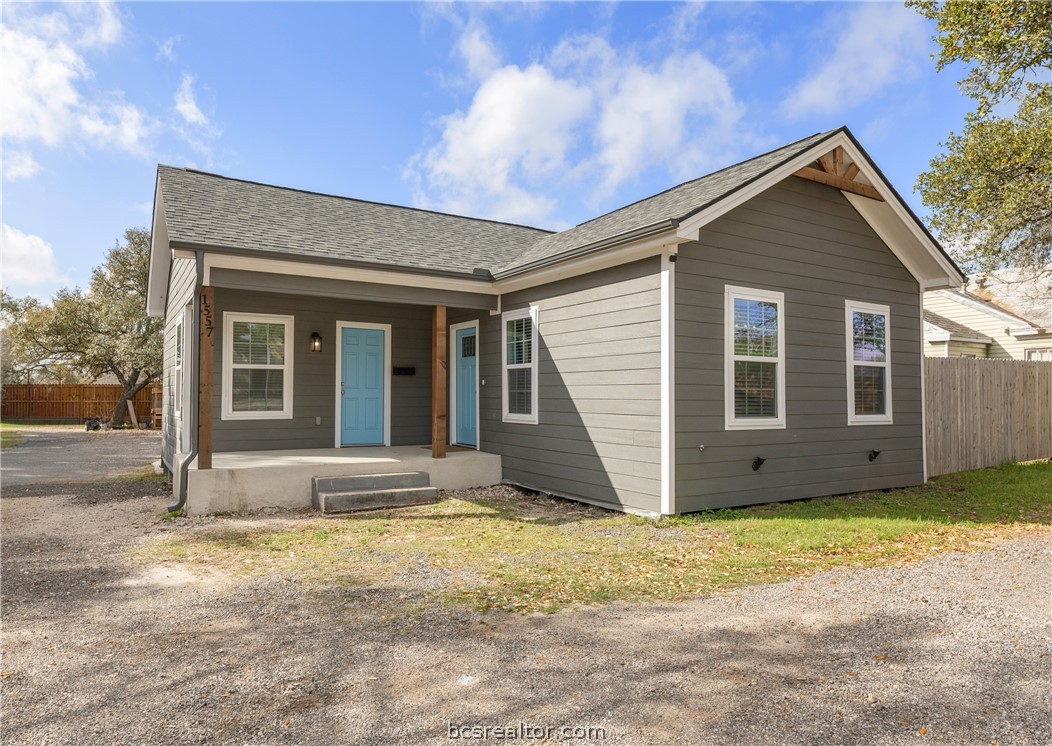 1557 East Wm J Bryan Parkway Property Photo 1