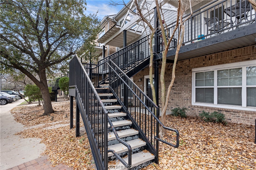 1725 Harvey Mitchell Parkway 1431 Property Photo 1