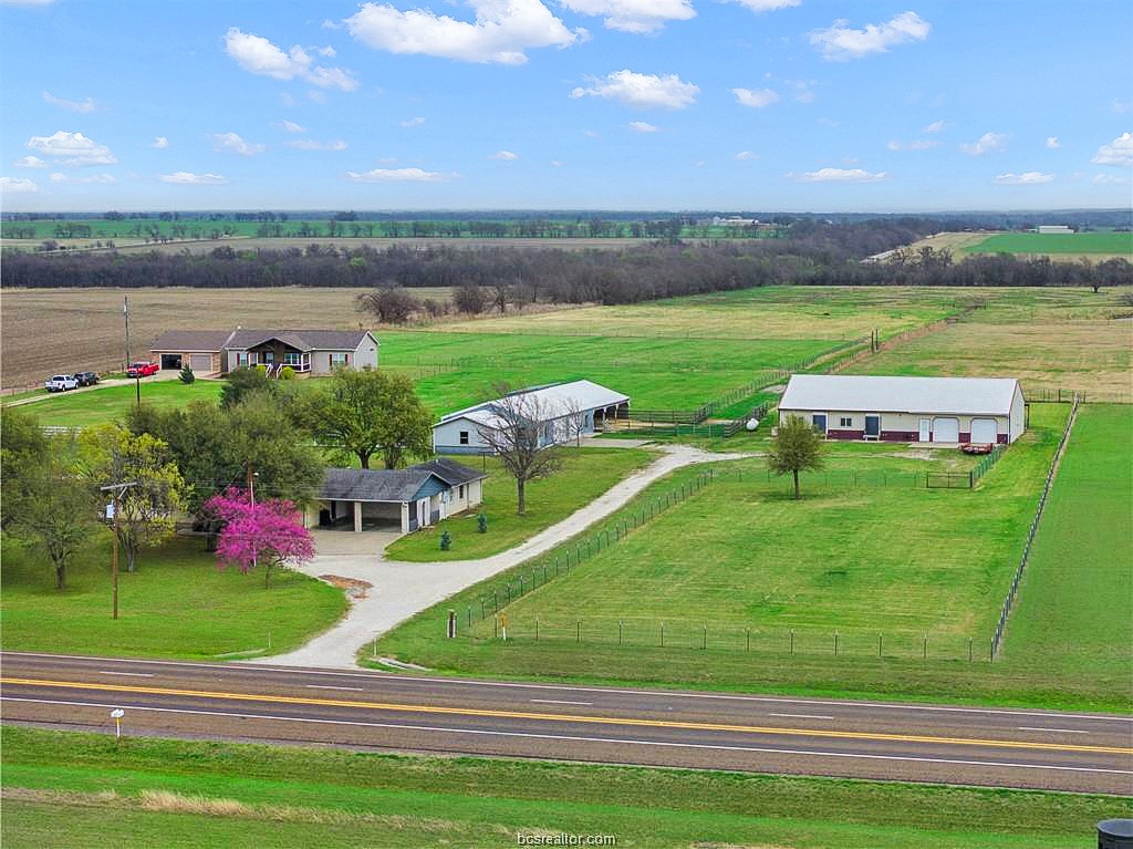 2042 Us Highway 77 Property Photo 1