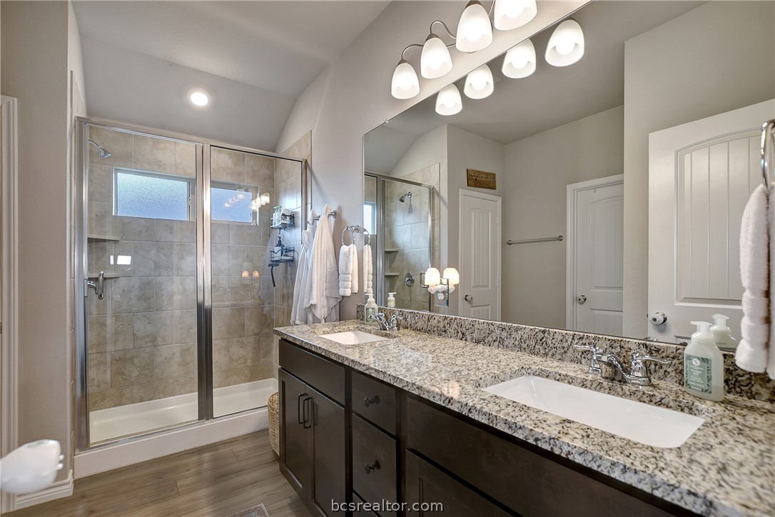 1011 Davy Street Property Photo 22