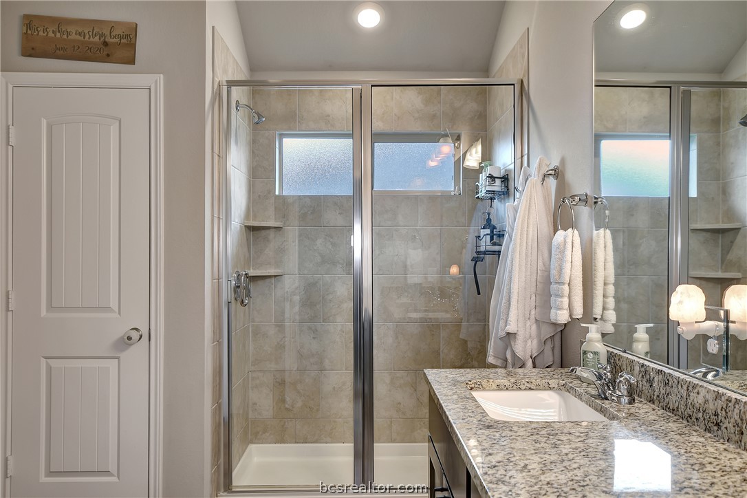 1011 Davy Street Property Photo 24