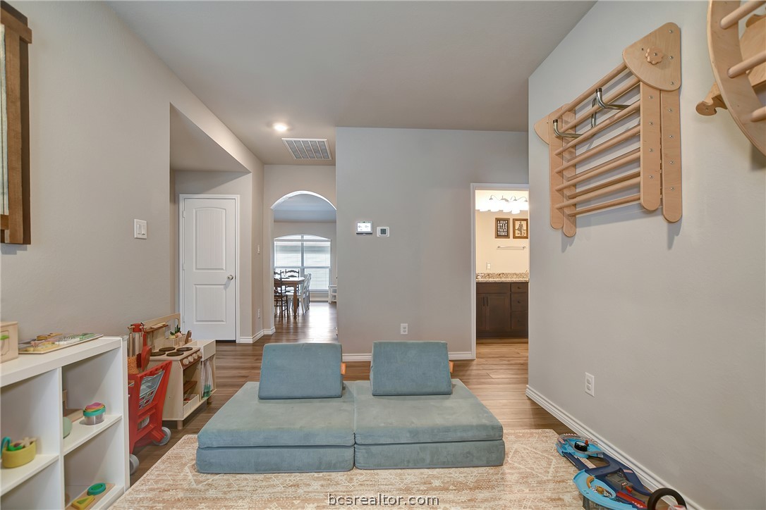 1011 Davy Street Property Photo 26