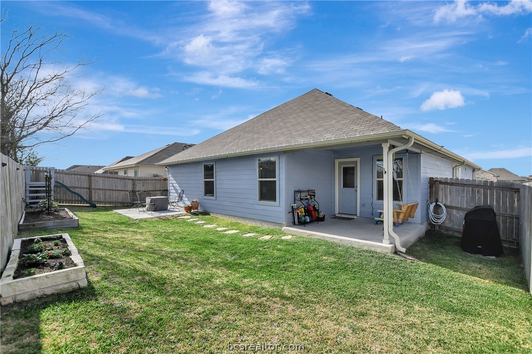 1011 Davy Street Property Photo 30