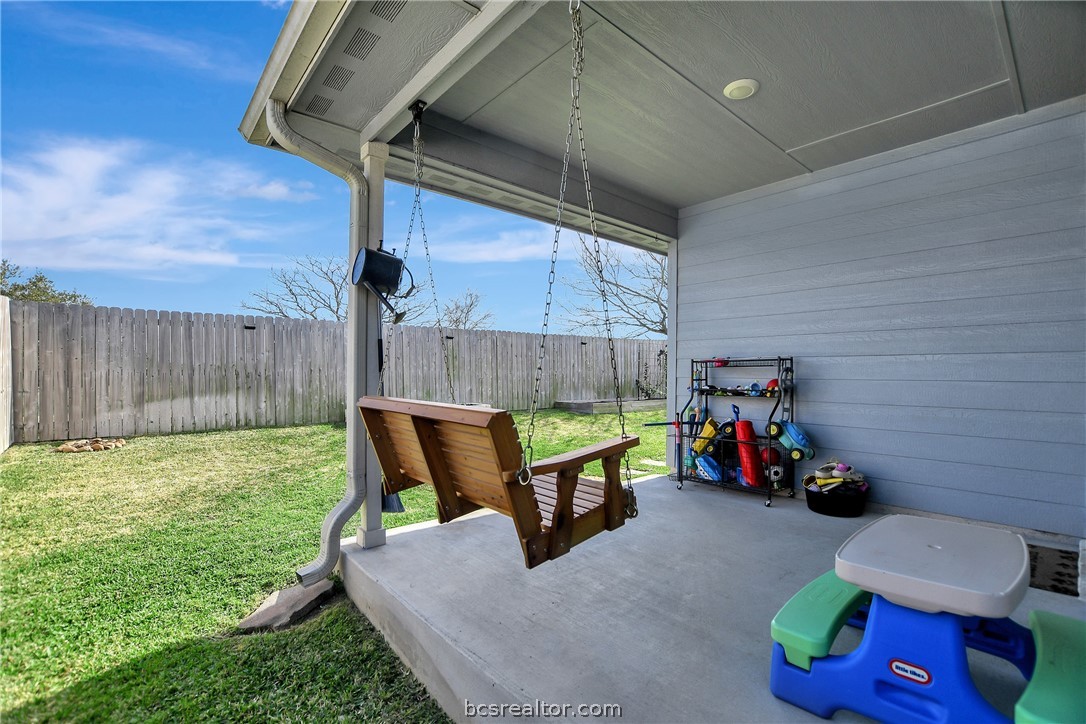 1011 Davy Street Property Photo 33