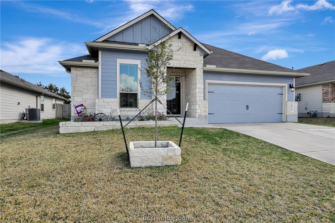 1011 Davy Street Property Photo 34