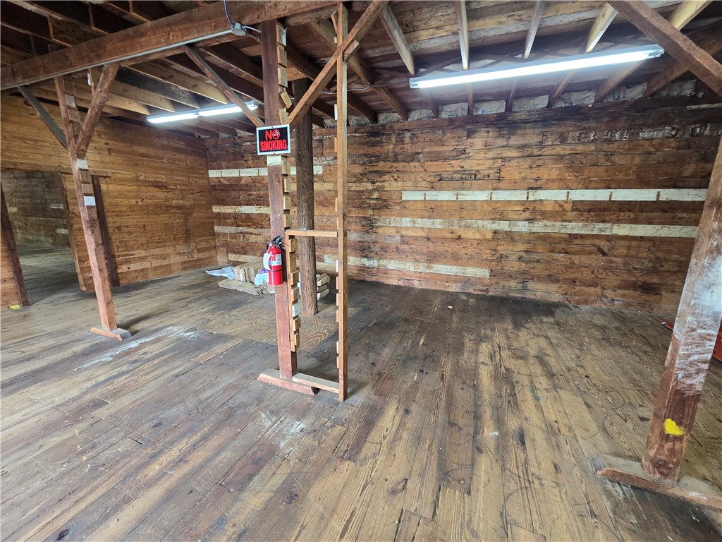 502 South Tabor Avenue Property Photo 10