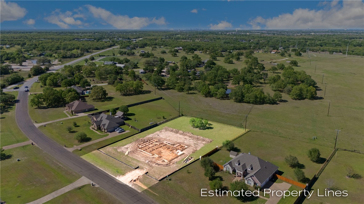 17211 Saddle Creek Drive Property Photo 1