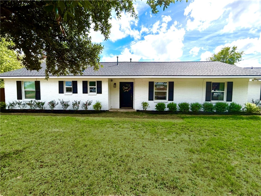 1012 Winding Road Property Photo 1