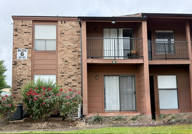 904 University Oaks Boulevard 91 Property Photo 1