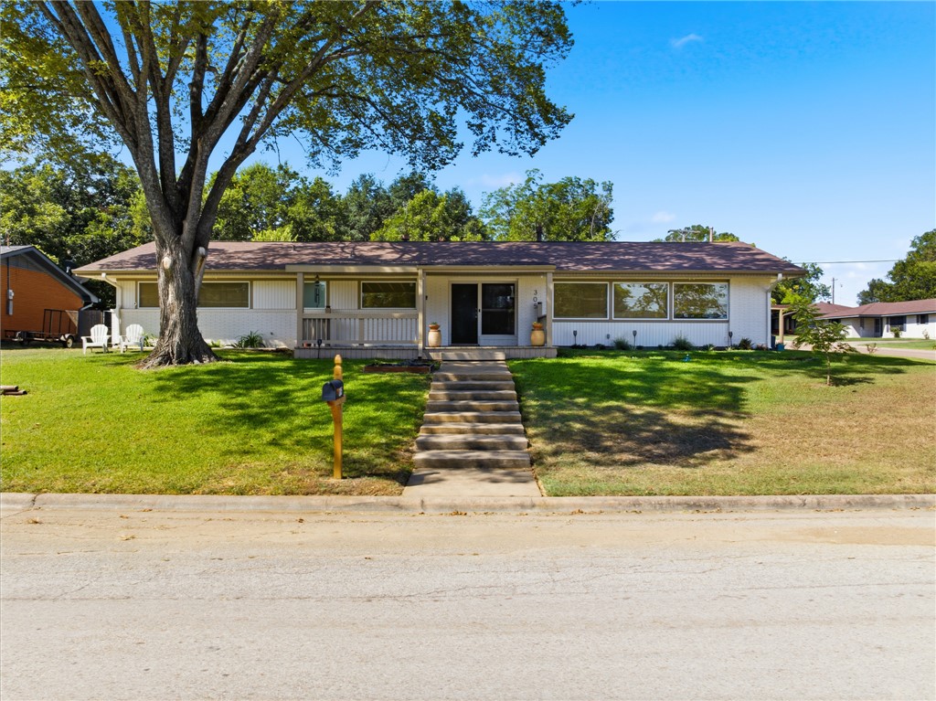 305 North Harvey Street Property Photo 1