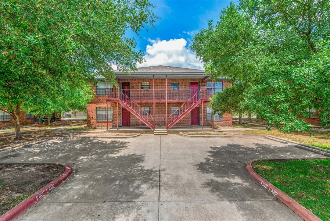 1808 Woodsman Drive Property Photo 1