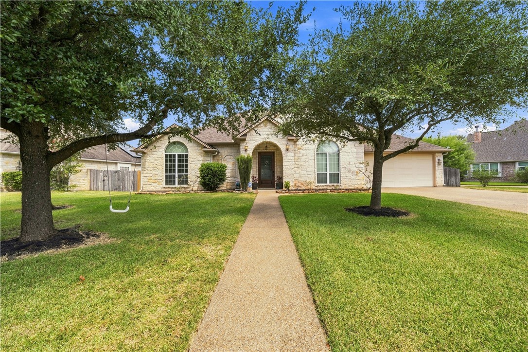 2116 Rockcliffe Loop Property Photo 1