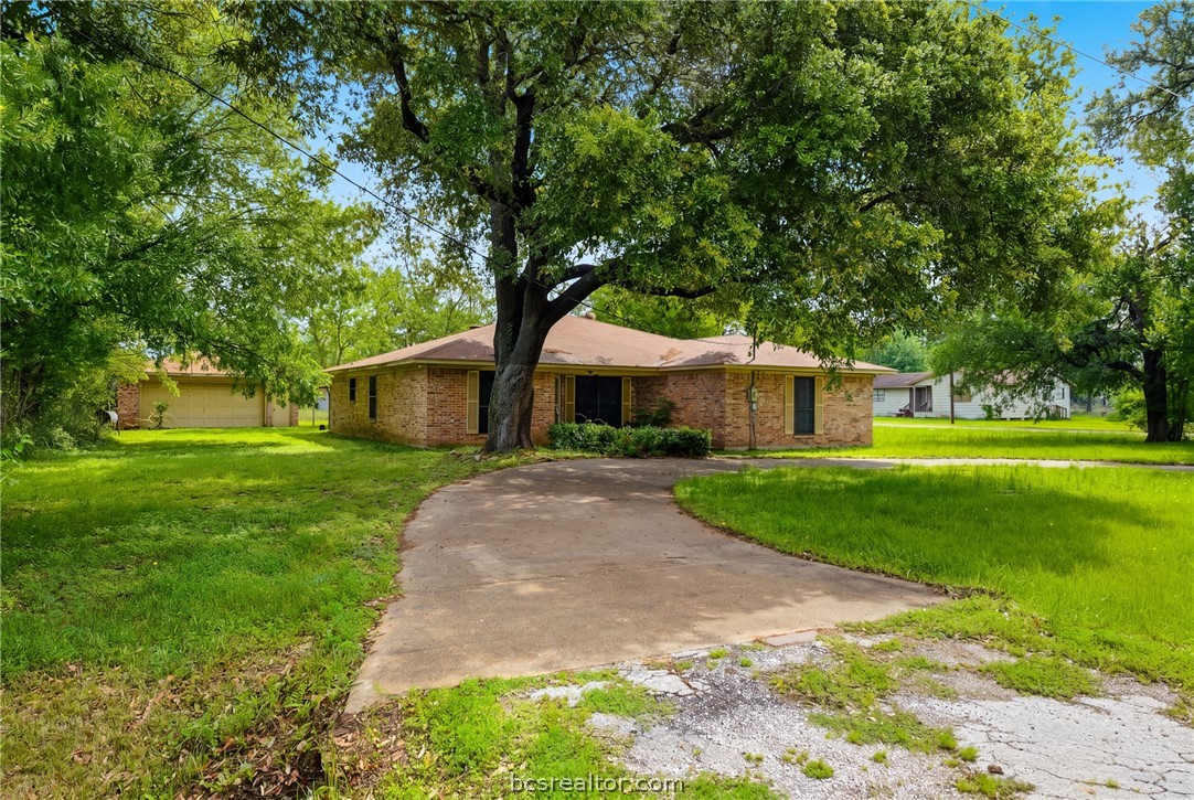 706 Mesquite Street Property Photo 1