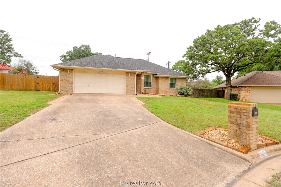 2004 Sandalwood Lane Property Photo 1