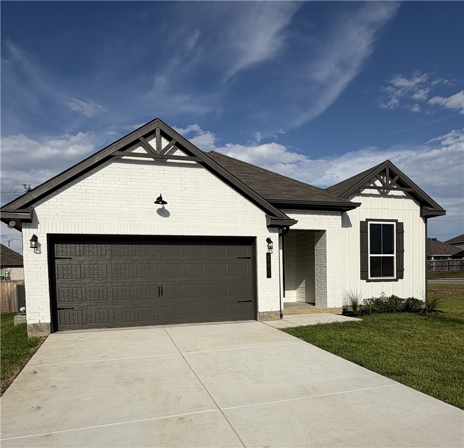 111 Womble Loop Property Photo 1