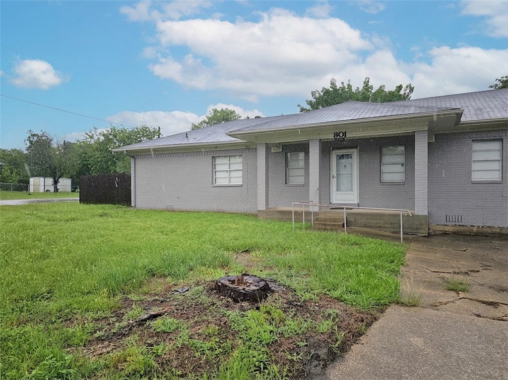 801 Ash Street Property Photo 1