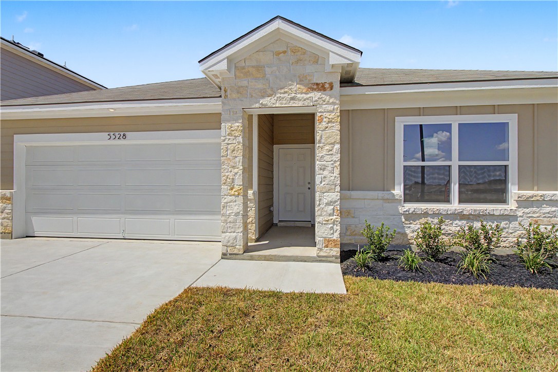 5528 Harriet Street Property Photo 1