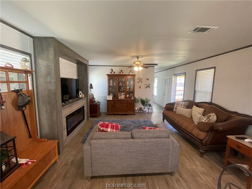 11320 Old Hearne Property Photo 10