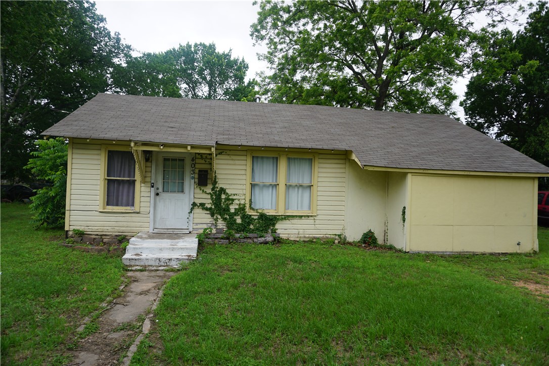 403 South Easterwood Street Property Photo 1