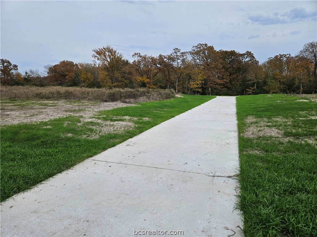 2801 Captain Drive Property Photo 2