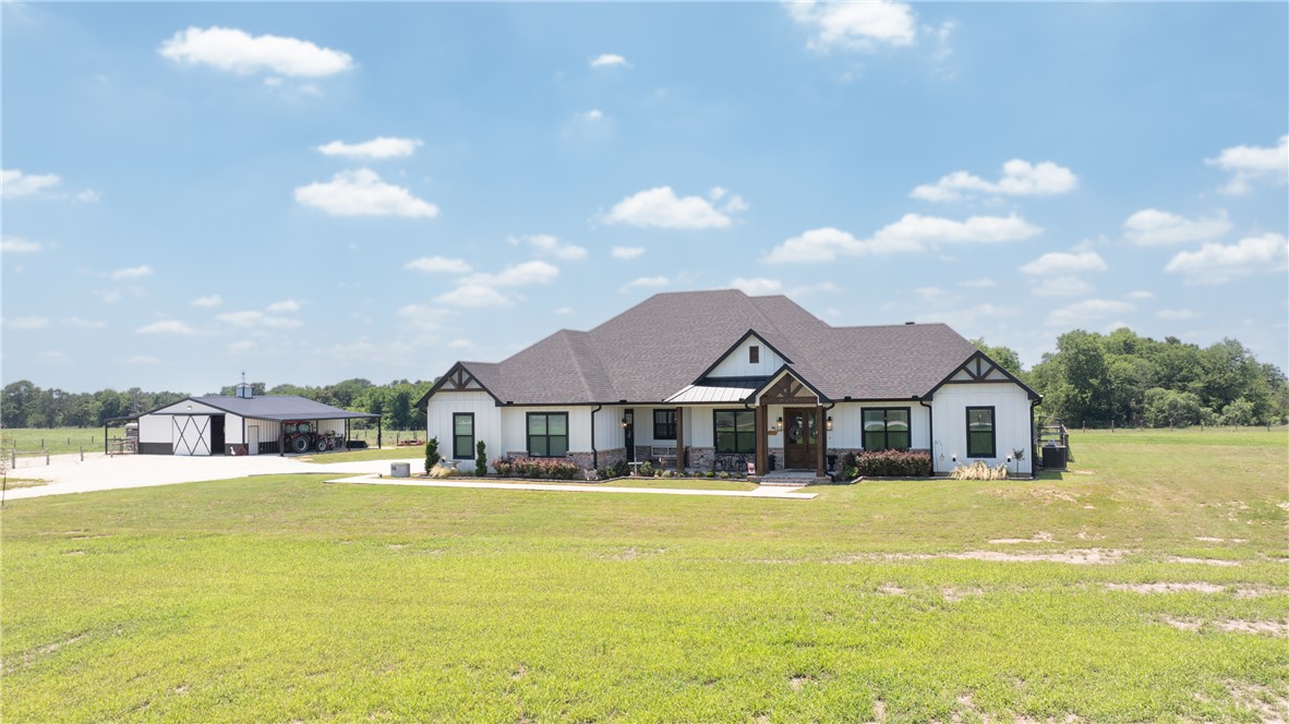 9163 North Fm 46 Property Photo 1