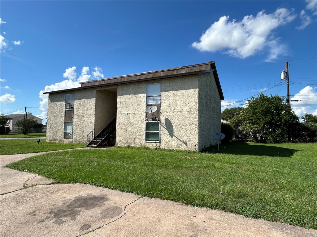 2801 Cypress Bend Circle Property Photo 3