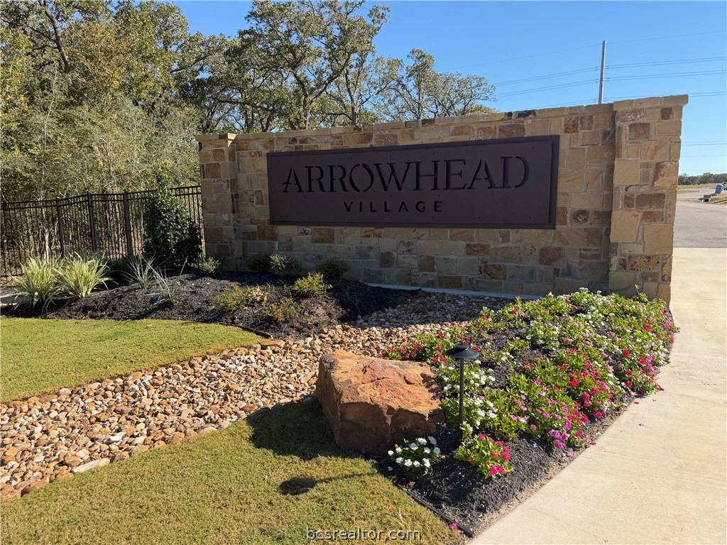 1322 Arrowhead Village Trail Property Photo 1