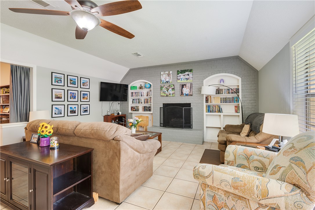 1818 Bee Creek Drive Property Photo 1